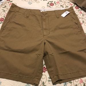 Men’s old navy shorts khaki color